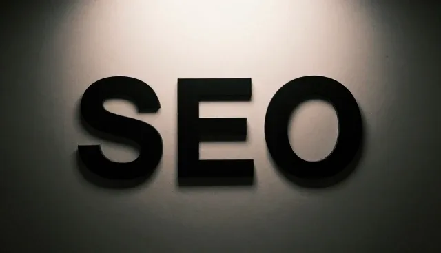 SEO优化套餐在不同场景下的性能表现与适用条件分析